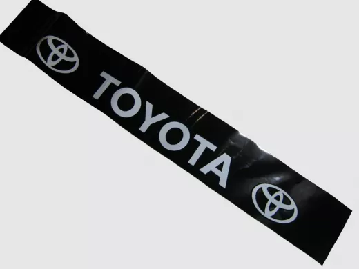 Наклейка Светофильтр "TOYOTA" наружная, (цвет белый), 20х130 см, черный фон